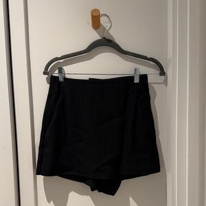 Aritzia Babaton Black Women's Skort